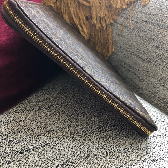 ⭐️SOLD ⭐️ Stunning vintage 1984 Portfolio 💫 - Picture 3 of 9